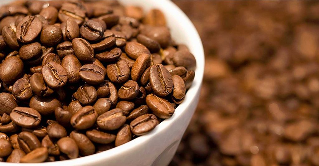 Deberá seleccionarse un café Gourmet como el Prestige o Super Cabrales Tostados Naturales, especial para máquina espresso.Blend de granos arábigos dulces con cuerpo muy aromático, equilibrado y de sabor persistente. Son granos finos seleccionados de orígenes como: Colombia, Brasil, Costa Rica, Jamiaca y otros lugares donde se produce la misma calidad.