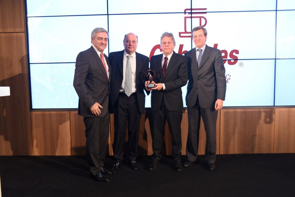 Buenos Aires, 15 de Junio del 2017 – Cabrales recibió el premio “Pyme a la Trayectoria 2017”, otorgado por Clarín Pymes y el Banco Galicia.